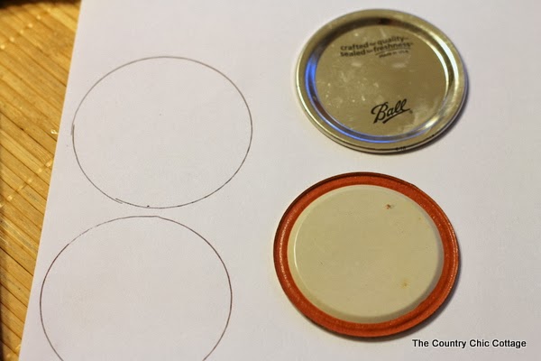 trace mason jar lid onto card stock
