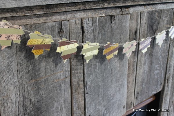 Washi Tape Fall Leaf Garland -- a fun craft project that you can make in minutes for your Thanksgiving or fall decor.