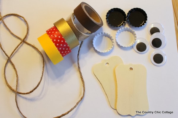 Washi Tape Owl Ornaments -- make these quick and easy owl Christmas ornaments with just a few supplies. Washi Tape Owl Ornaments -- make these quick and easy owl Christmas ornaments with just a few supplies.