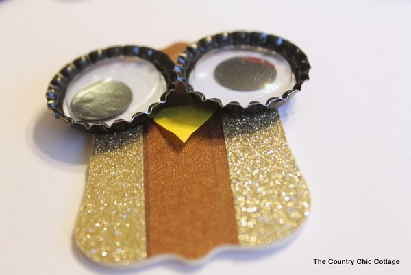 Washi Tape Owl Ornaments -- make these quick and easy owl Christmas ornaments with just a few supplies. Washi Tape Owl Ornaments -- make these quick and easy owl Christmas ornaments with just a few supplies.