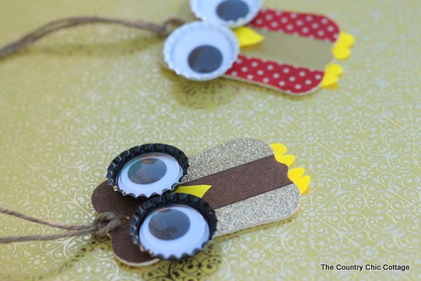 Washi Tape Owl Ornaments -- make these quick and easy owl Christmas ornaments with just a few supplies.