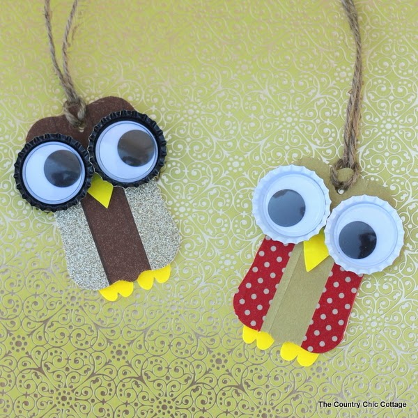 Washi Tape Owl Ornaments -- make these quick and easy owl Christmas ornaments with just a few supplies.