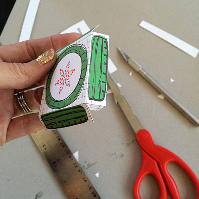 Printable Mason Jar Gift Boxes -- print and fold these FREE gift boxes to give all of your holiday gifts in style! gluing lid template together