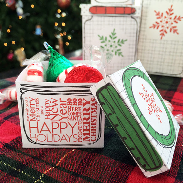 Printable Mason Jar Gift Boxes -- print and fold these FREE gift boxes to give all of your holiday gifts in style! Printable Mason Jar Gift Box with treats inside