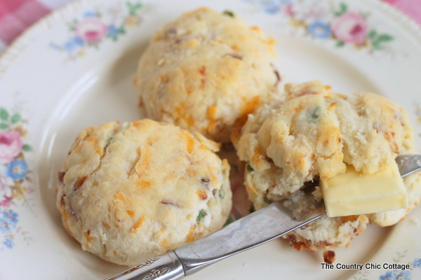 Country Ham and Cheddar Biscuits -- perfect for breakfast or anytime of the day. These also make a great finger food for parties!