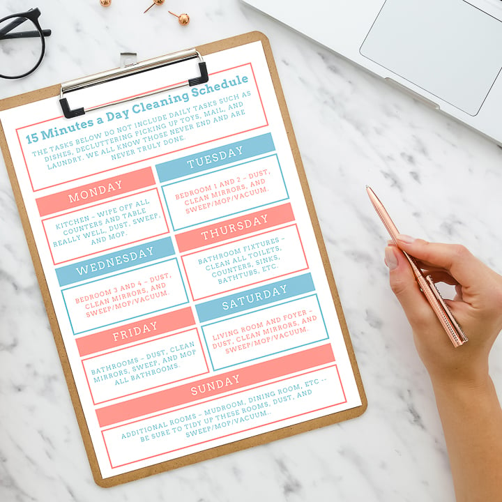 This 15-minute daily cleaning checklist breaks down your cleaning tasks into manageable 15 minute chunks