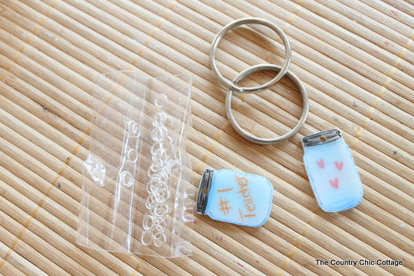 DIY Mason Jar Necklace -- make a shrink plastic charm in just a few minutes with these easy to follow instructions. DIY Mason Jar Necklace -- make a shrink plastic charm in just a few minutes with these easy to follow instructions.