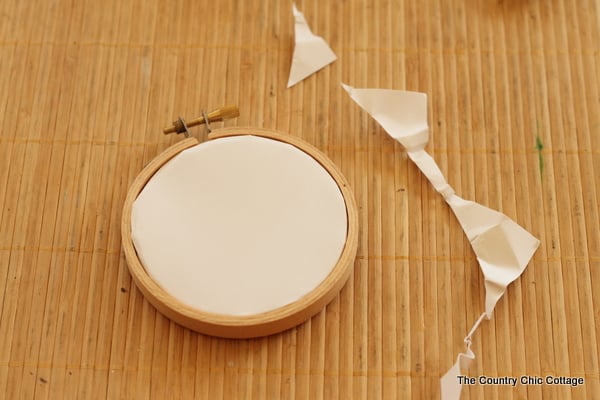 Embroidery Hoop Art -- use paper to create amazing embroidery hoop art with this easy to follow craft tutorial. Embroidery Hoop Art -- use paper to create amazing embroidery hoop art with this easy to follow craft tutorial.
