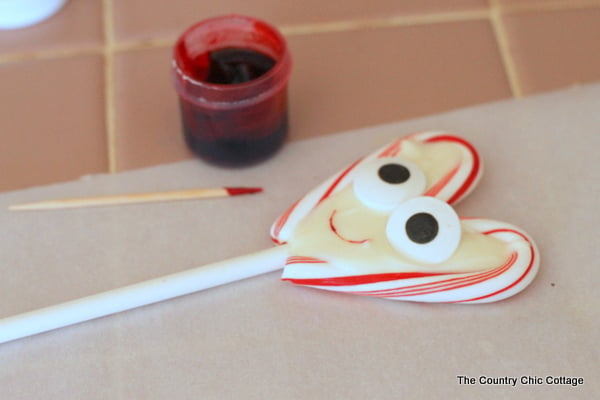 Valentine's Day Pops -- fun pops that you can make in just minutes for any Valentine's Day celebration or class party.