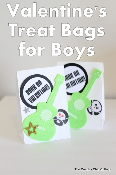 Valentine's Day Treat Bags -- handmade treat bag ideas for boys and girls all in one place. Valentine's day treat bags with green guitar