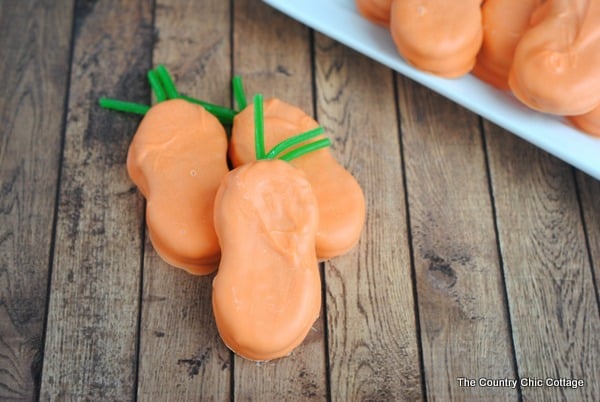 Carrot Cookies from Nutter Butters -- perfect easy recipe for celebrating spring with your kids.