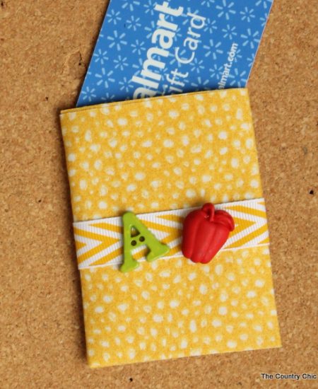 Duck Tape Fabric Gift Card Pouch -- use the new self adhesive Duck Tape fabric to make this quick and easy no sew gift card pouch for Teacher Appreciation Week or anytime!