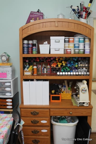 Organized Craft Room Tour -- a tour of a fabulous craft room with tons of ideas for organization. Plus a ton more craft room tours linked!