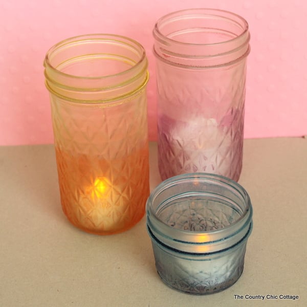 Two Tones Dyed Jars -- dye your mason jars in just minutes with a multi-tone appearance your will love.