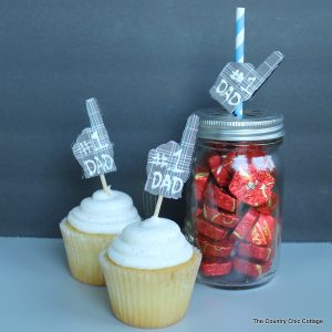 Kids Craft Father's Day Gift -- a simple kids craft to make for Father's Day. Let dad know he is number 1 with these cupcake toppers or mason jar gift.