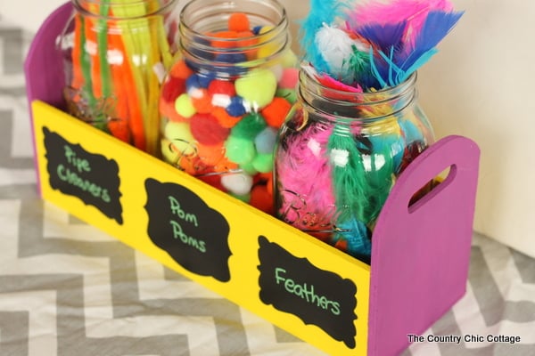 Mason Jar Craft Supply Organizer -- make this organizer quickly and get your craft supplies in order!