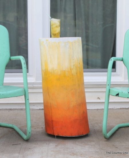 Ombre Log Table -- take a log from any tree and turn it into a fun outdoor table with this craft tutorial.