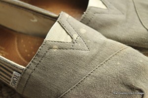 How To Dye Shoes (Toms Or Other Canvas Shoes) - Angie Holden The ...