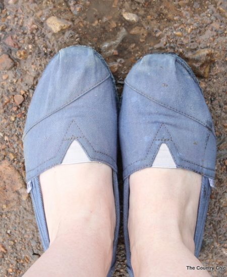 Dye your Toms or any other shoes with these simple steps. Dye is easy!