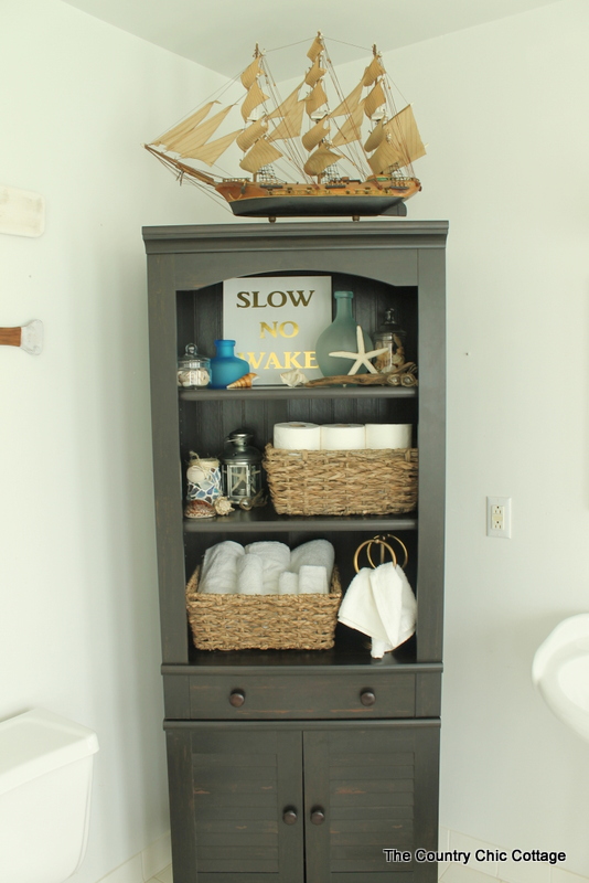 Nautical Themed Bathroom Design -- an elegant yet fun spin on the beach theme for a bathroom.