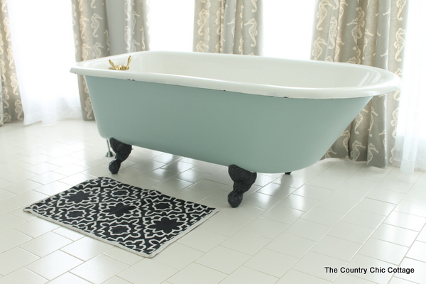 Nautical Themed Bathroom Design -- an elegant yet fun spin on the beach theme for a bathroom.