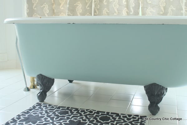 Painting a Claw Foot Tub -- ever wondered how to paint your claw foot tub?  Here are the answers!