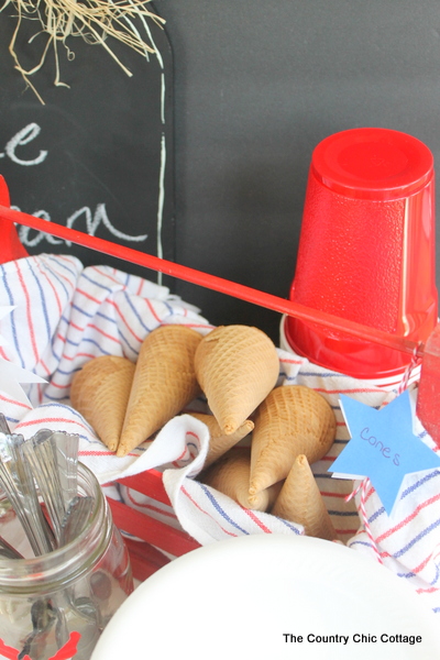 Patriotic Sundae Party -- throw a simple ice cream party with these fun ideas.  Perfect for summer or the Fourth of July.