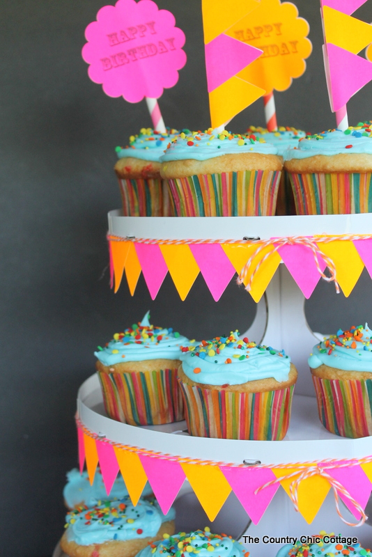 Decorated Cupcake Stand with Labels -- use labels to easily decorate a cardboard cupcake stand!