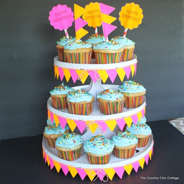 Decorated Cupcake Stand with Labels -- use labels to easily decorate a cardboard cupcake stand!