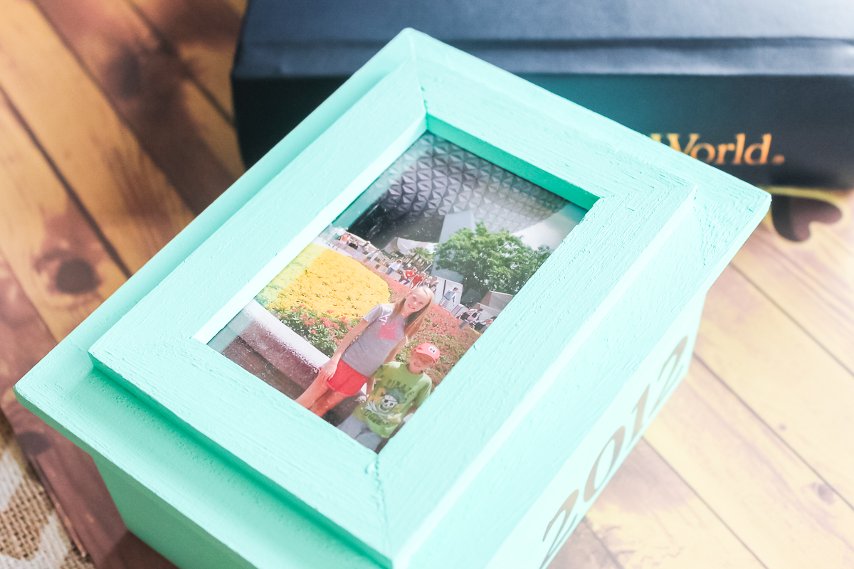 adding a photo to the top of a memory box