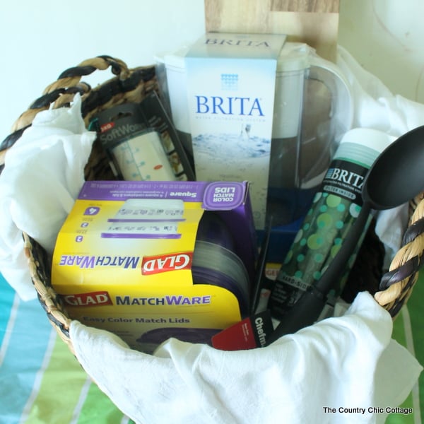 Back to College Gift -- check out this great apartment warming gift for a college aged student. Includes products from Brita®. #ad
