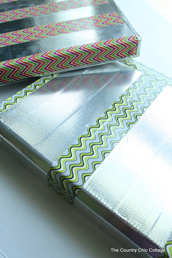 Customize your back to school binder with Duck Tape and this great video tutorial.