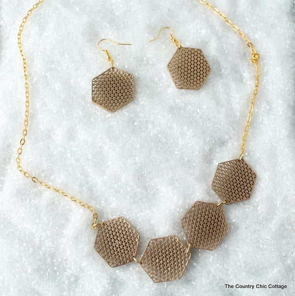 Here's how to make fun and fashionable geometric lace jewelry using your Cricut Explorer. 