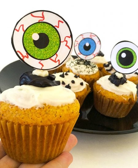 Eyeball cupcake toppers