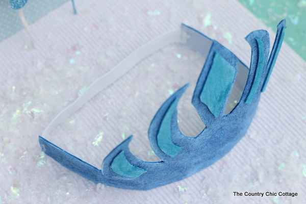 How to Make an Elsa Crown from the Movie Frozen -- make this in just minutes!  