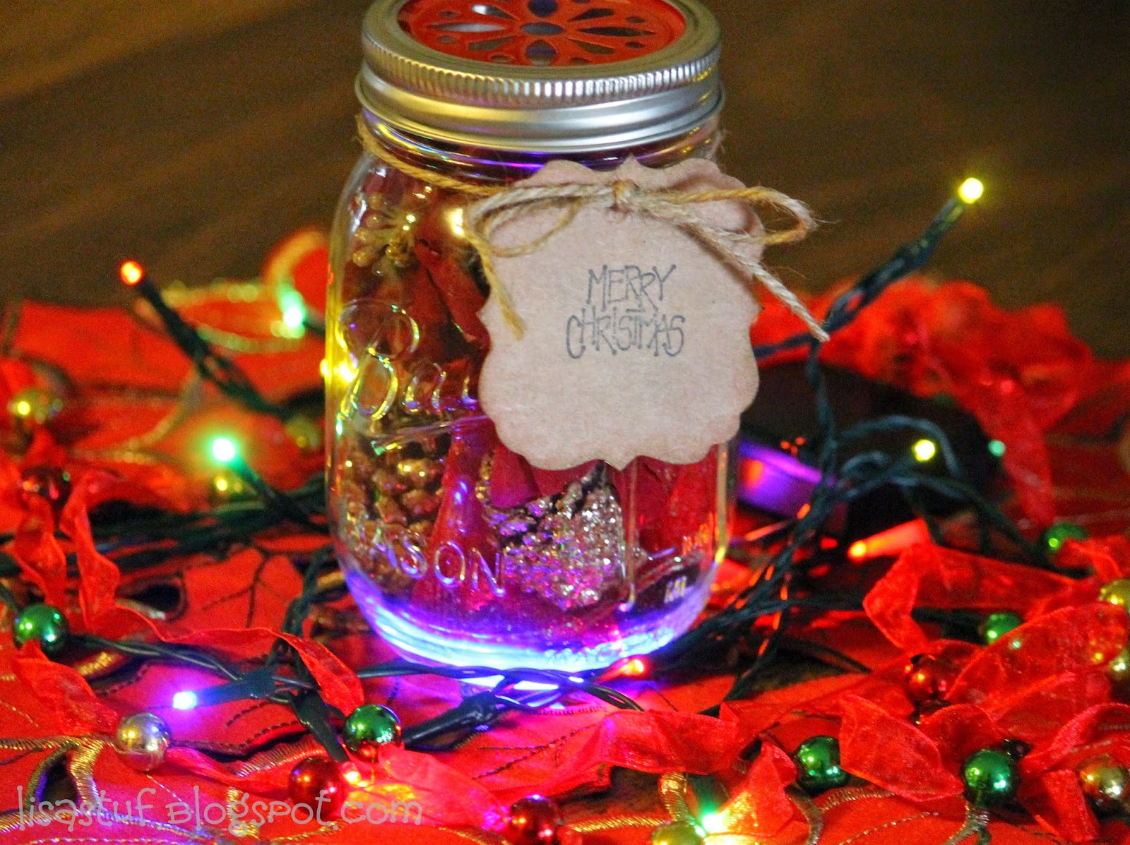 Mason Jar Gifts -- over 25 great ideas for gifts in jars! Get tons of inspiration and give handmade this holiday season!