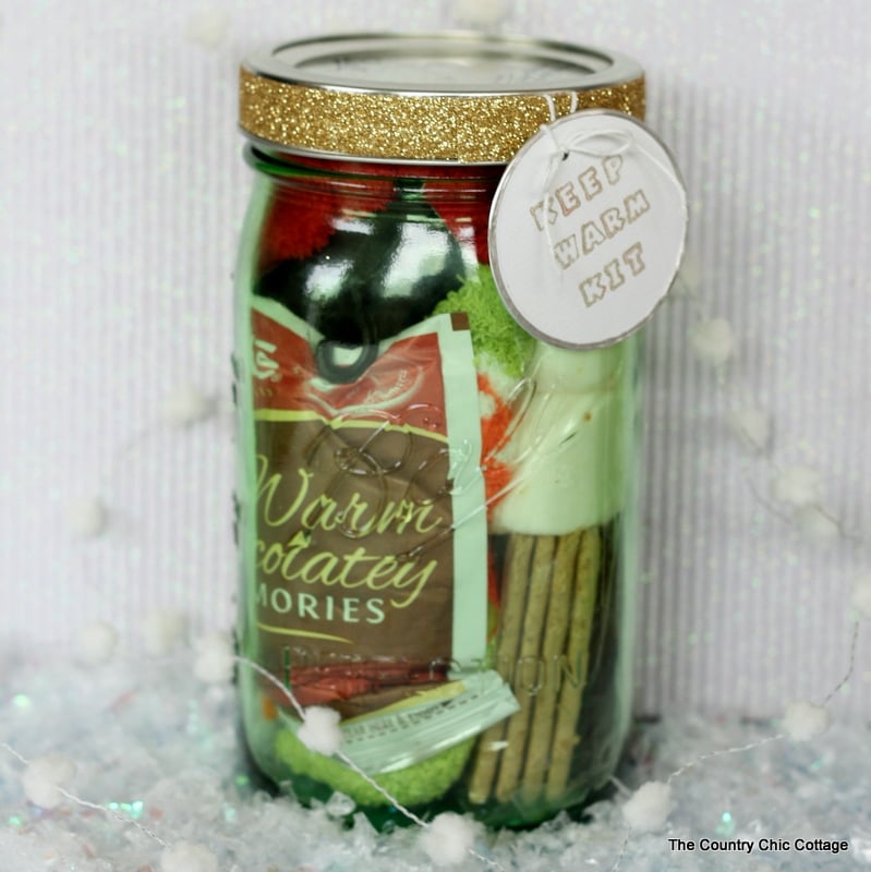 Keep warm kit gift in a jar -- perfect for cold winter holidays! See the list of things to add to this fun mason jar gift idea!