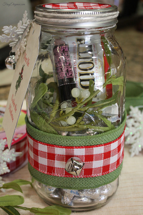 Mason Jar Gifts -- over 25 great ideas for gifts in jars! Get tons of inspiration and give handmade this holiday season!