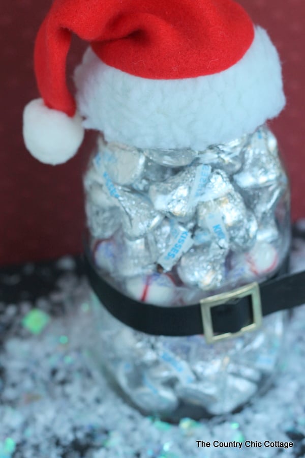 Santa gift in a jar -- can be made in minutes for a budget gift that is adorable! After all we all love mason jars!