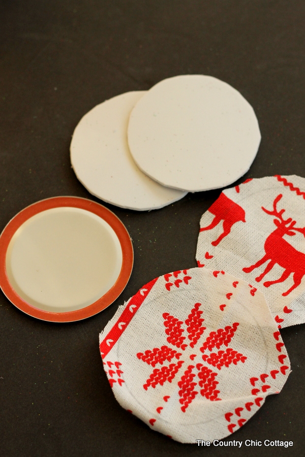 using a dish towel to make a christmas ornament