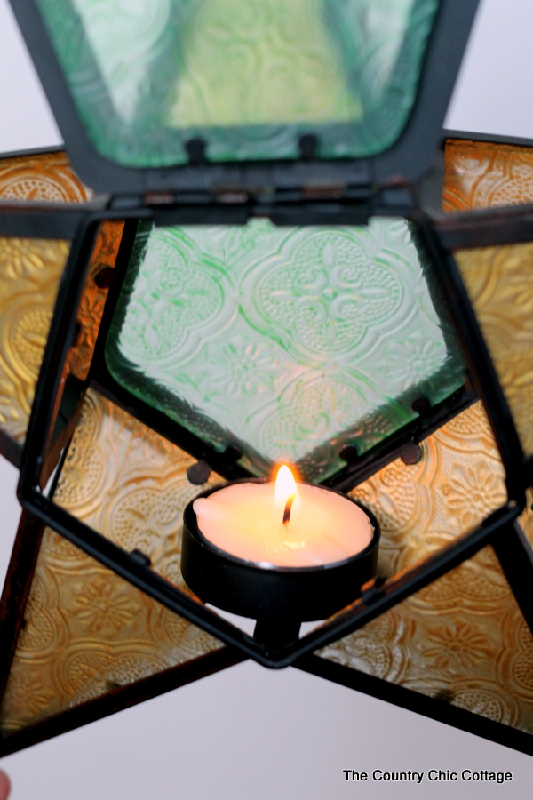 tea light in star lantern