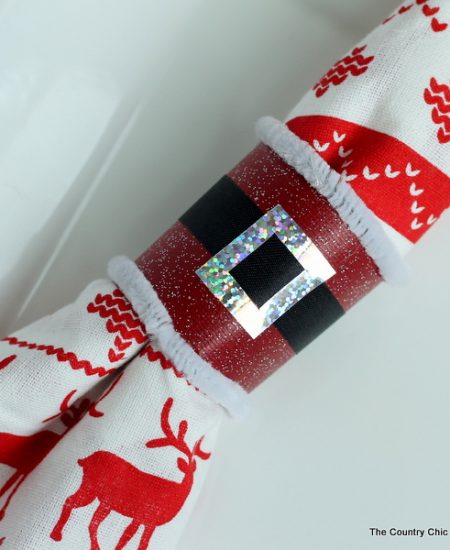 Make these Santa napkin rings in just minutes from a paper towel roll! Click to see how!