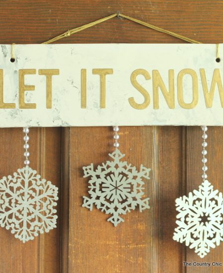 Metallic Let it Snow Sign -- Add some metallic to your home decor or front door this winter by making this fun sign.