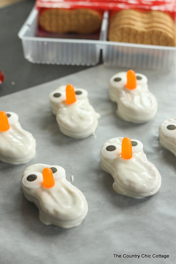 Olaf Nutter Butter Cookies -- fun cookies to serve up this Christmas, winter, or anytime of the year!  Watch the Disney Frozen movie and eat a batch of Olaf cookies!