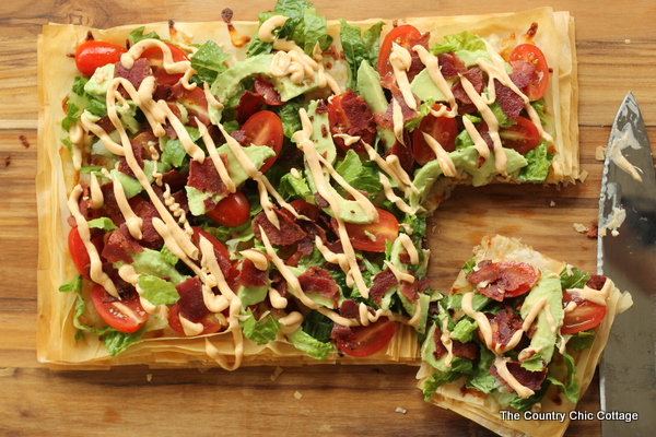 Avocado BLT Pizza -- an amazing and healthy recipe to keep your diet on track!  Get the recipe here!