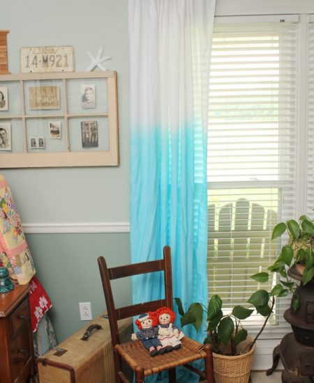 Turn plain white sheets into dip dyed curtains easily!