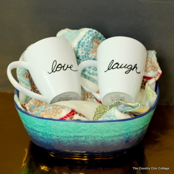 This adorable coffee mug set gift basket is the perfect affordable gift idea for any kitchen or coffee enthusiast!