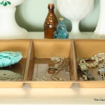 Grab some plastic dollar store bowls and gold spray paint to make a jewelry organizer and more! Click to see the full details!
