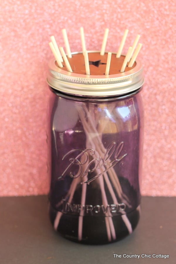 Reed Diffuser Kit in a Jar -- give the gift of a reed diffuser all in a mason jar! A great gift in a jar idea!