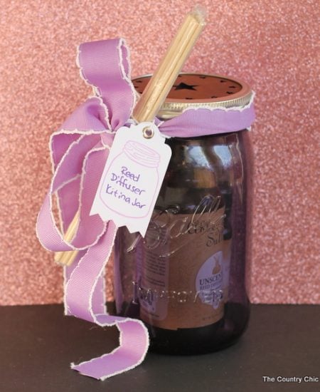 Reed Diffuser Kit in a Jar -- give the gift of a reed diffuser all in a mason jar! A great gift in a jar idea!